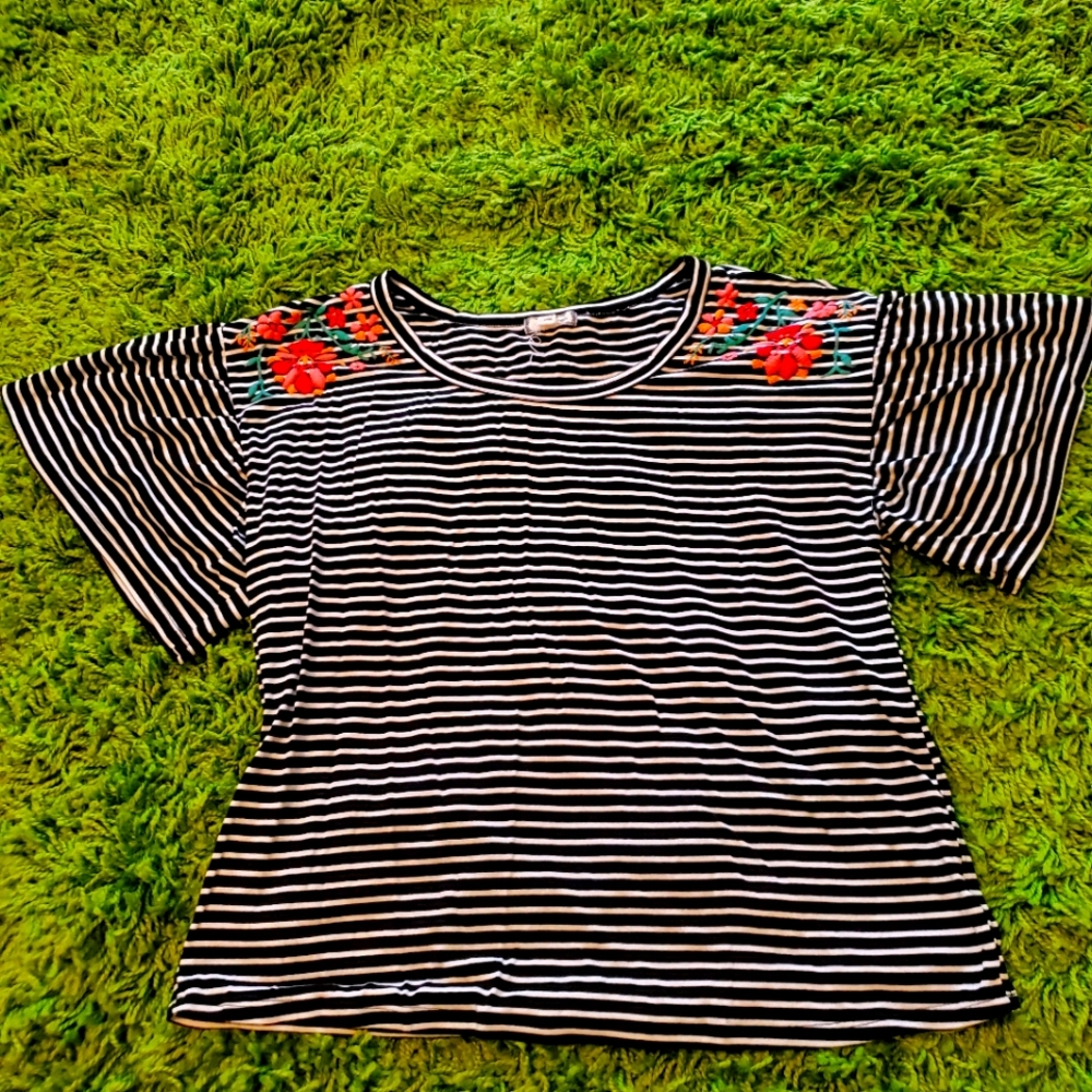 Eyeshadow floral and striped shirt